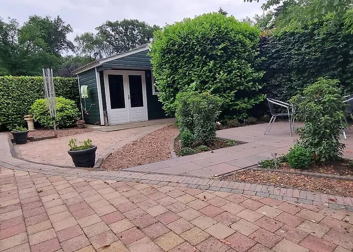 Fijn Chalet Met Grote Tuin Op De Veluwe Vakantiehuis Epe