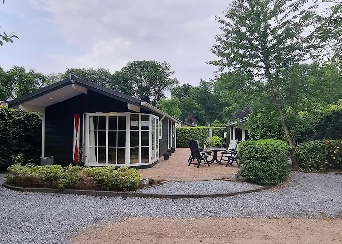 Fijn Chalet Met Grote Tuin Op De Veluwe Epe